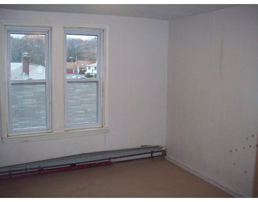 30 Dallas Street Worcester, MA 01604 - Photo 5 of 8 Gallery Image 5