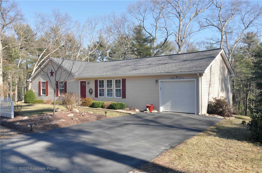 458 Hill Farm Road Coventry, RI 02816 - Photo 3 of 33