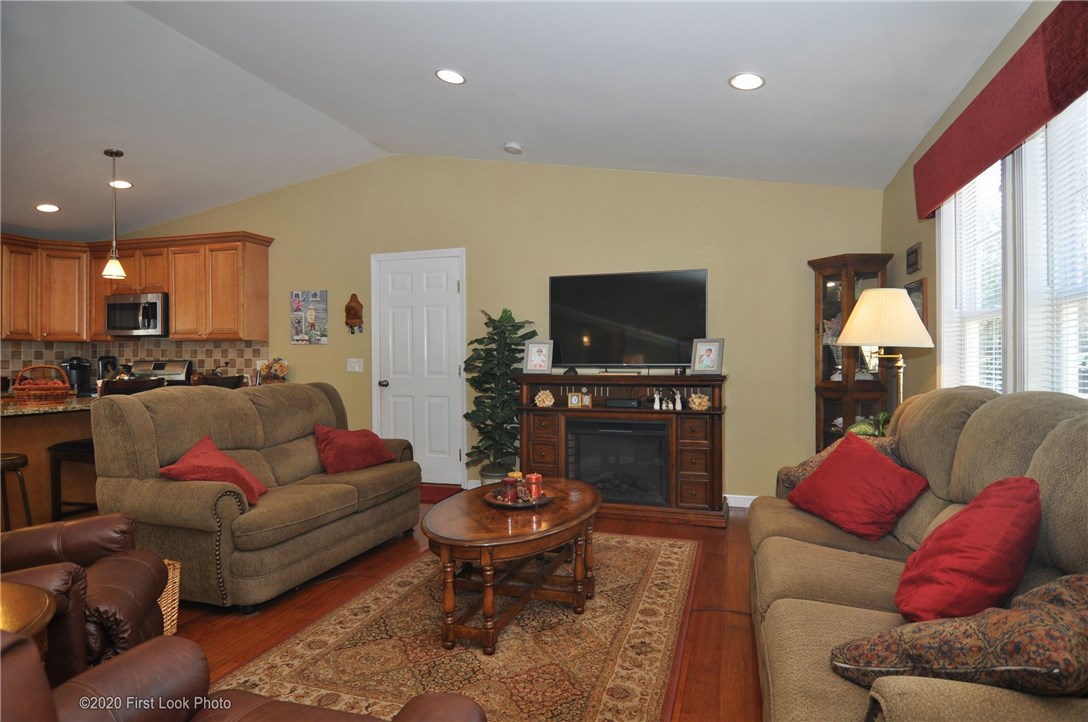 458 Hill Farm Road Coventry, RI 02816 - Photo 6 of 33