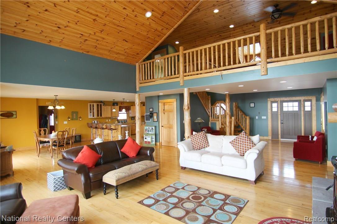 10210 Beard Road Byron, MI 48418 - Photo 16 of 53 Beard Rd Great Room 3.jpg