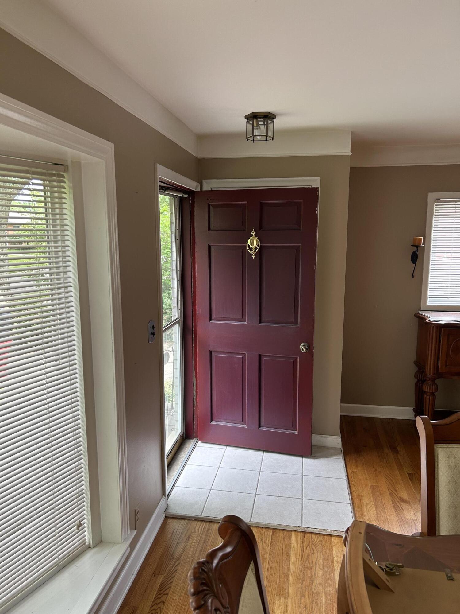 1354 Catalpa Drive Rochester, MI 48307 - Photo 3 of 33 IMG_3519