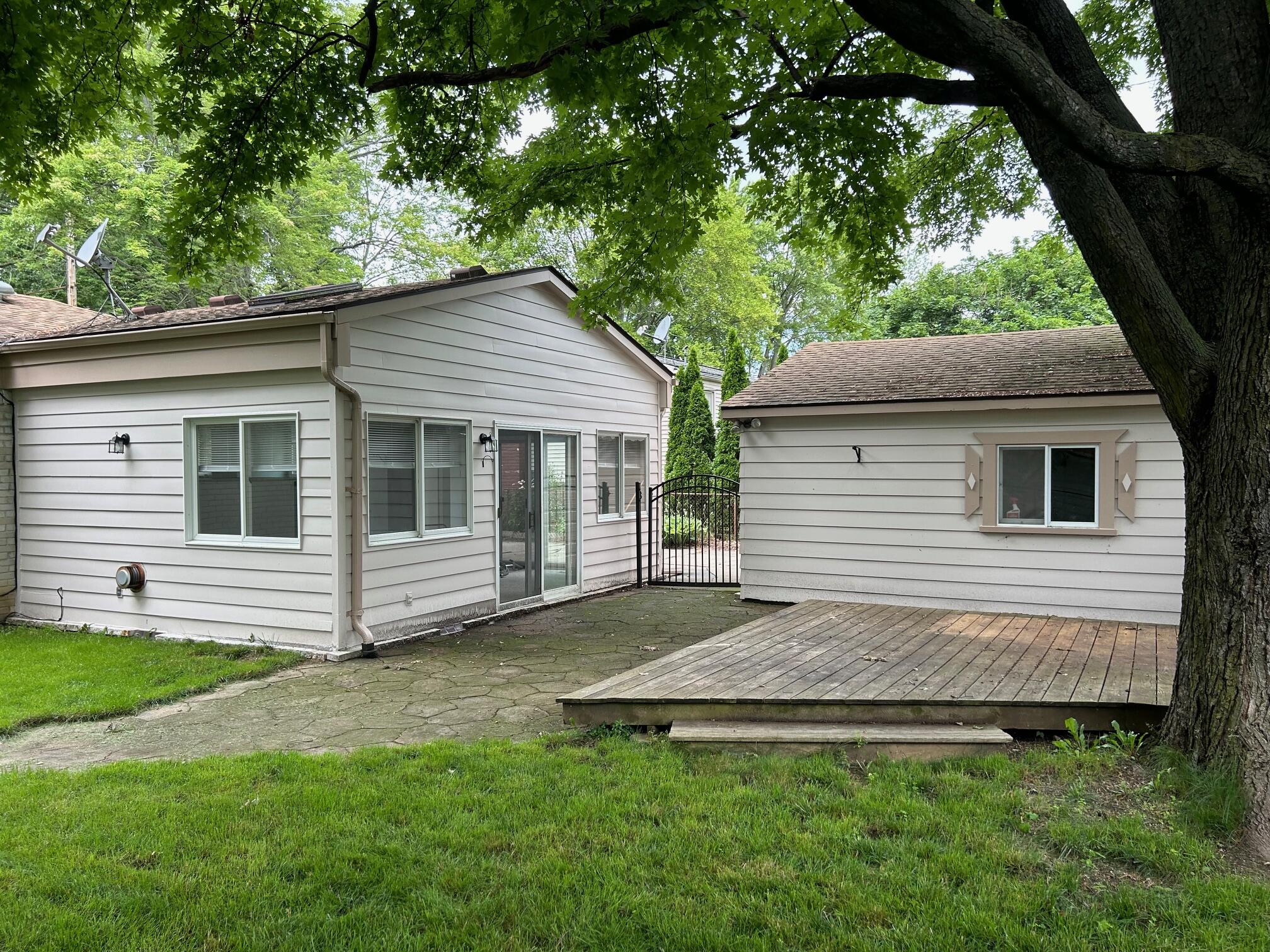 1354 Catalpa Drive Rochester, MI 48307 - Photo 33 of 33 IMG_3559 (2)