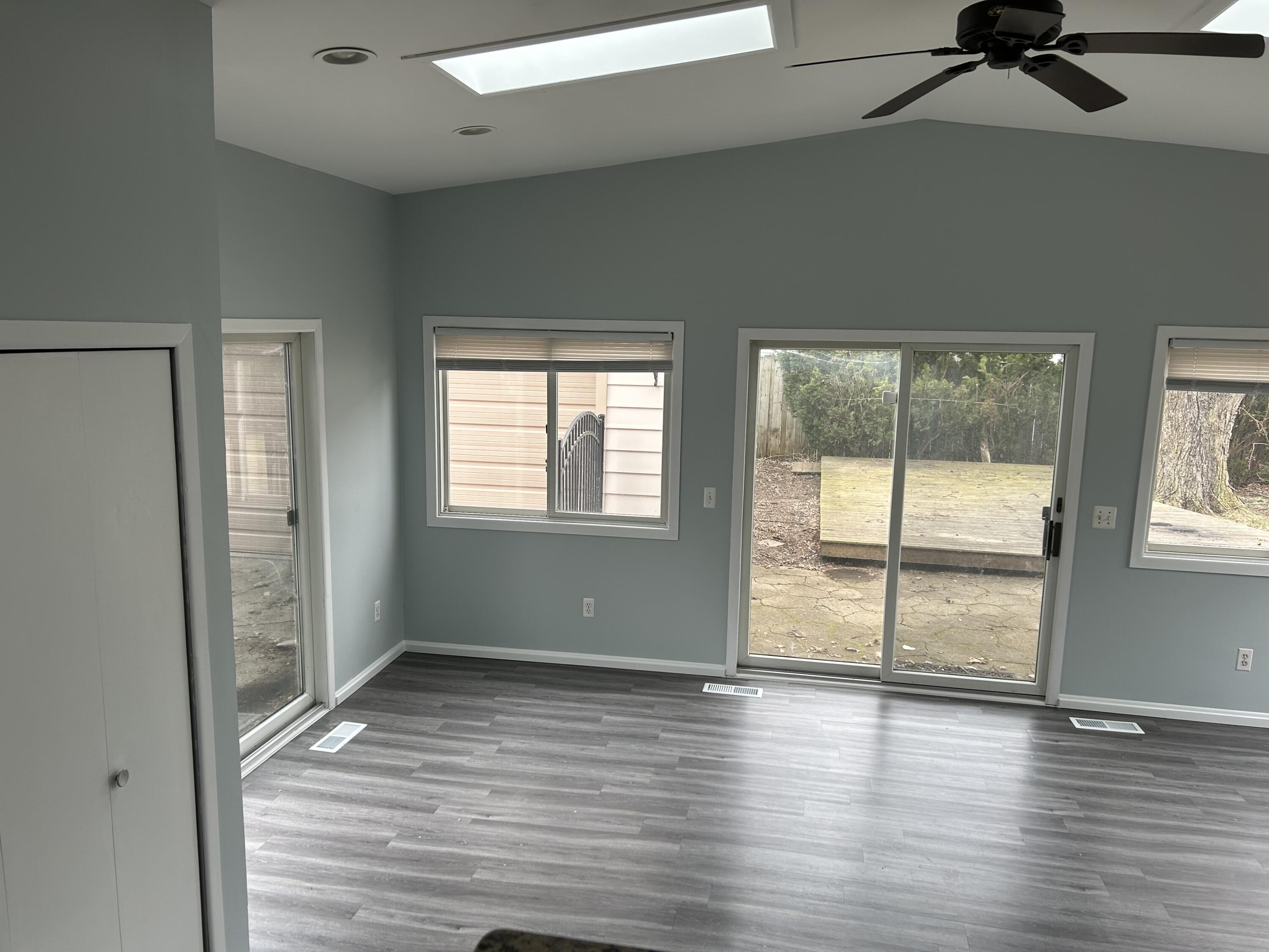 1354 Catalpa Drive Rochester, MI 48307 - Photo 9 of 33 IMG_4428