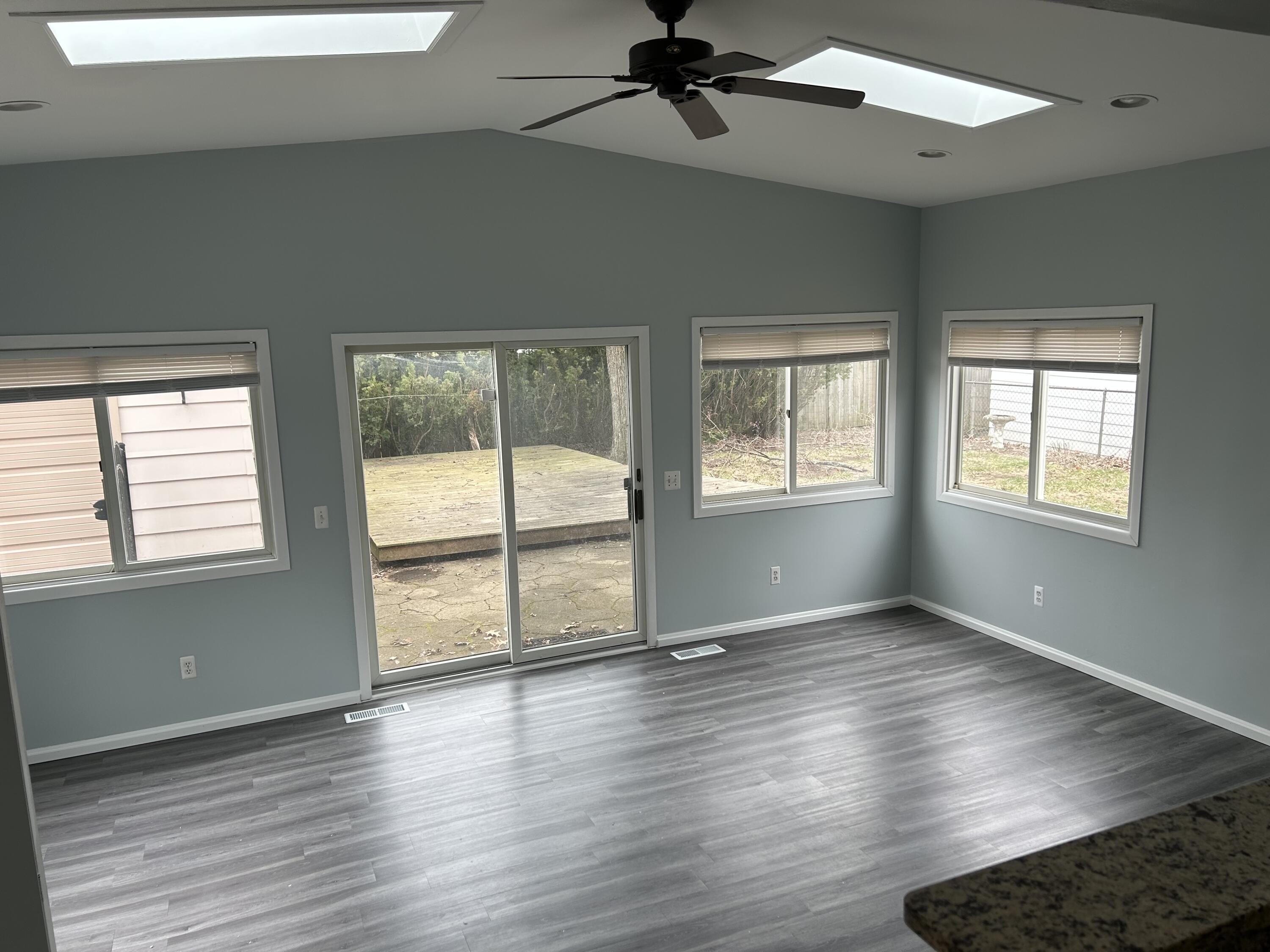 1354 Catalpa Drive Rochester, MI 48307 - Photo 10 of 33 IMG_4426