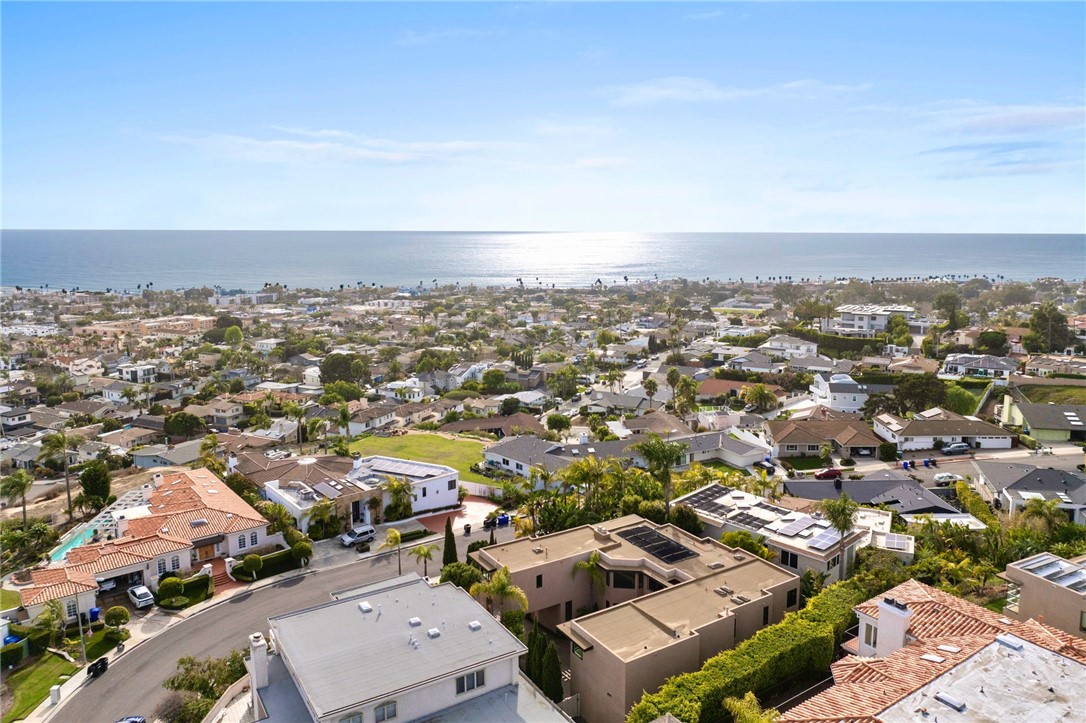 5381 Moonlight Lane La Jolla, CA 92037 - Photo 44 of 44 an aerial view of a city