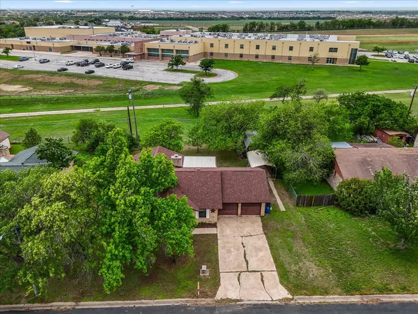 $265,000 | 310 McClendon Drive, Elgin, TX 78621