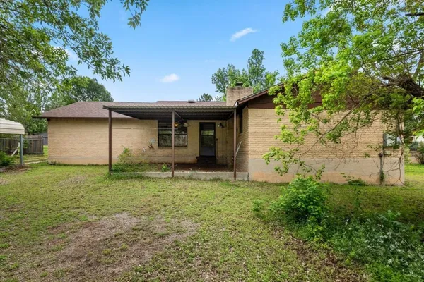 $265,000 | 310 McClendon Drive, Elgin, TX 78621