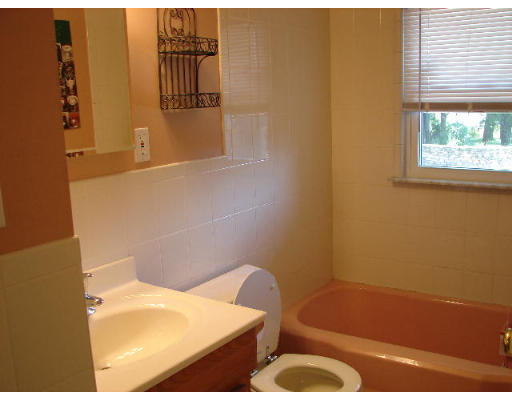239 June Street Worcester, MA 01602 - Photo 5 of 8 Gallery Image 5