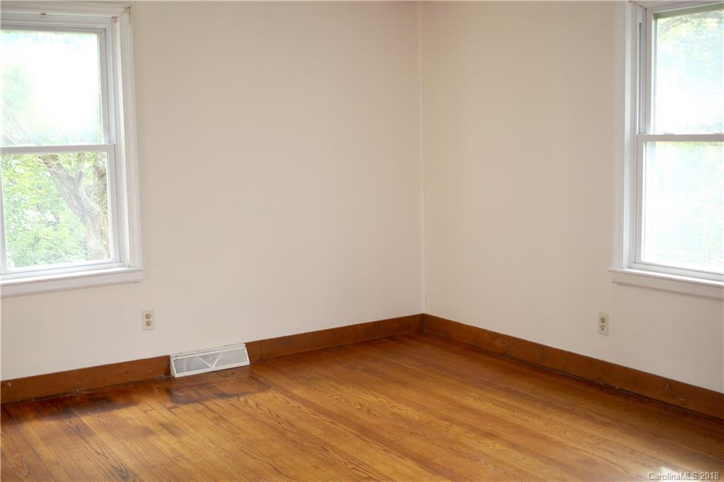 729 Old Fort Road Fairview, NC 28730 - Photo 7 of 17 Gallery Image 7