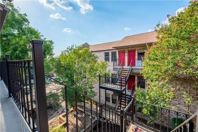$2,500 | 2216 San Gabriel Street, Unit 206, Austin, TX 78705