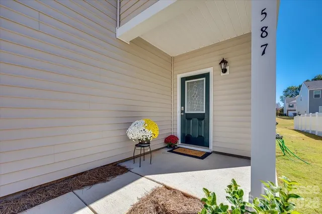 $2,170 | 587 King Clover Lane, Clover, SC 29710