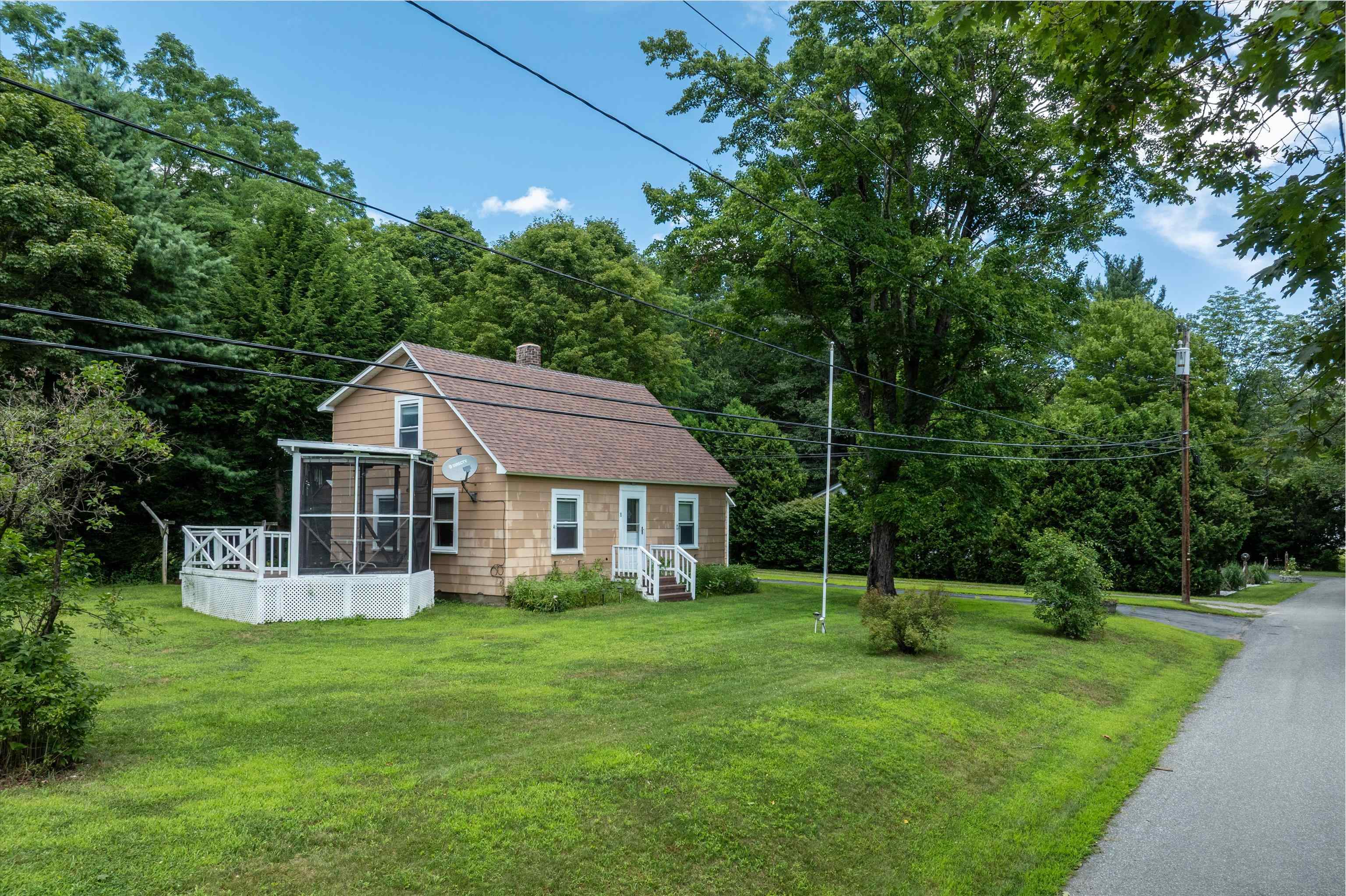 8 Belleview Avenue Rockingham, VT 05101 - Photo 4 of 8