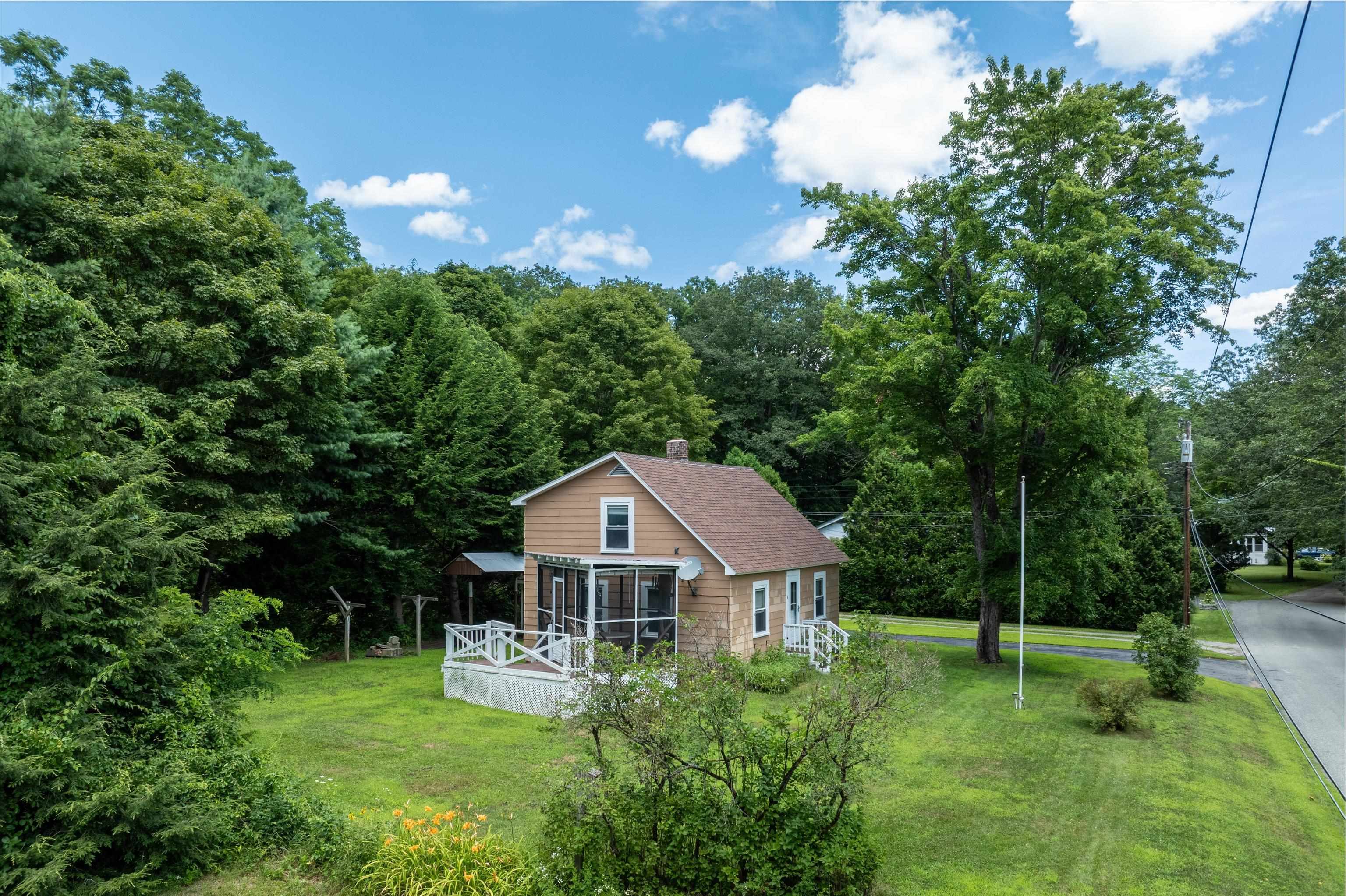 8 Belleview Avenue Rockingham, VT 05101 - Photo 5 of 8