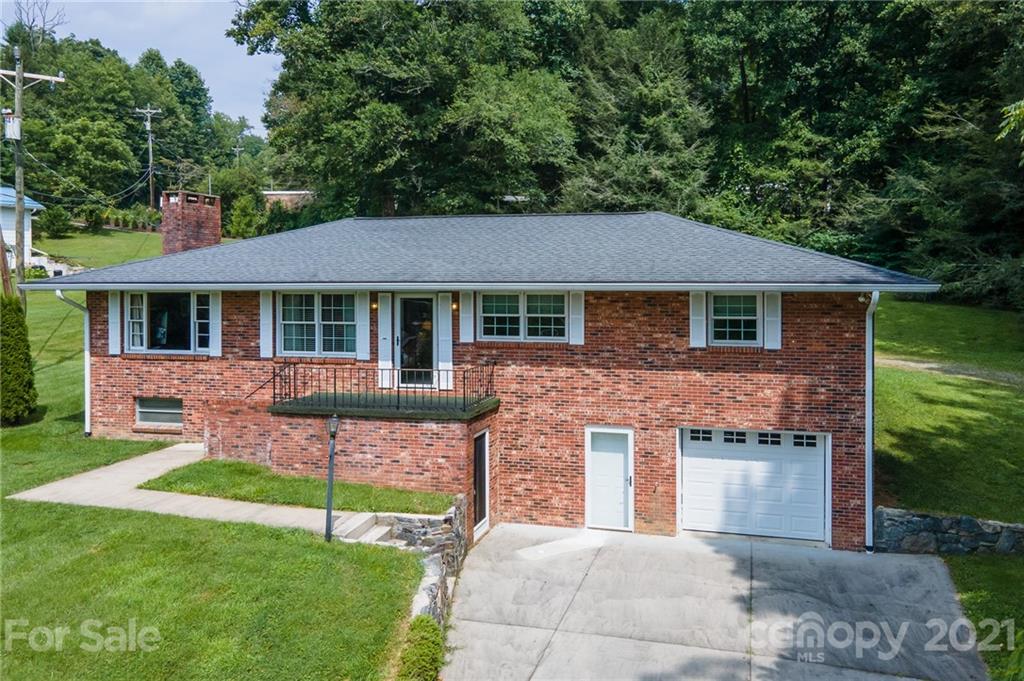 387 Connestee Road Brevard, NC 28712 - Photo 1 of 48 Gallery Image 1