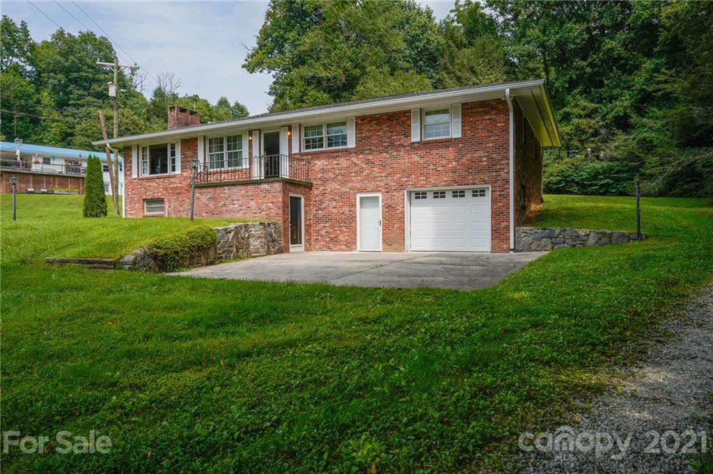 387 Connestee Road Brevard, NC 28712 - Photo 2 of 48 Gallery Image 2