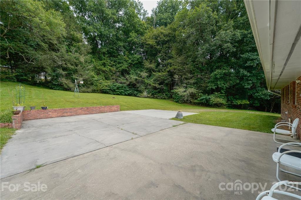 387 Connestee Road Brevard, NC 28712 - Photo 11 of 48 Gallery Image 11