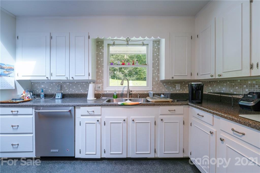 387 Connestee Road Brevard, NC 28712 - Photo 20 of 48 Gallery Image 20