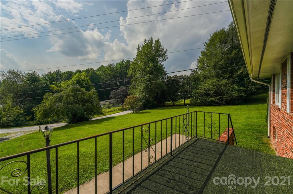 387 Connestee Road Brevard, NC 28712 - Photo 39 of 48 Gallery Image 39