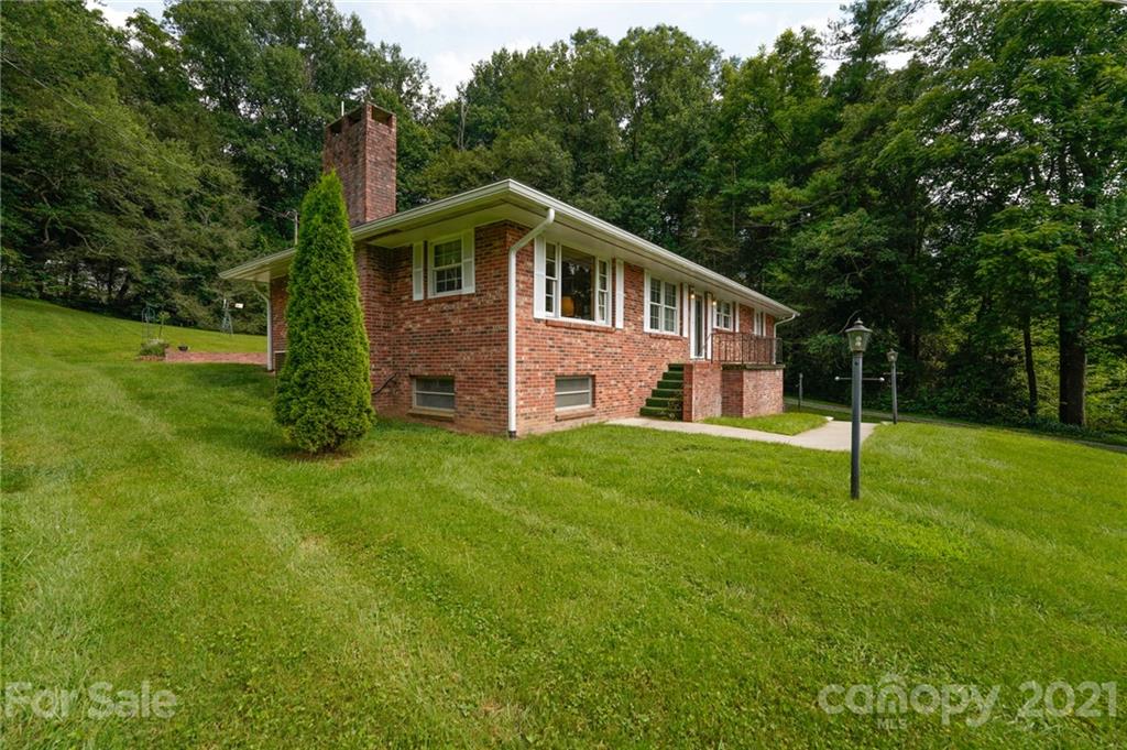 387 Connestee Road Brevard, NC 28712 - Photo 6 of 48 Gallery Image 6