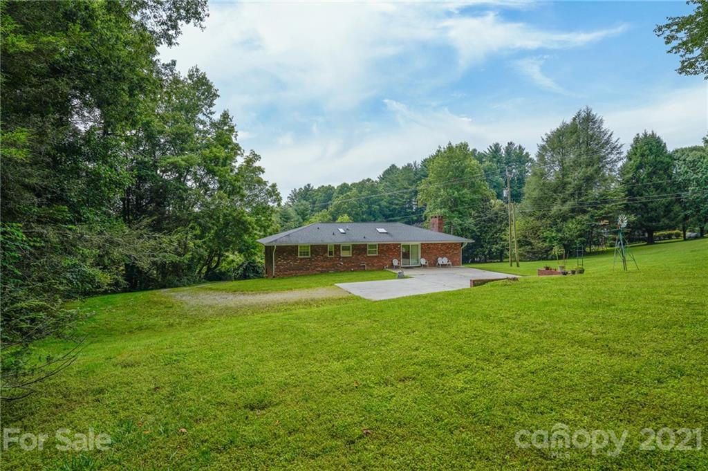 387 Connestee Road Brevard, NC 28712 - Photo 9 of 48 Gallery Image 9