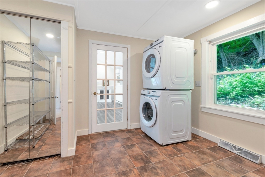 118 Woolford Road Wrentham, MA 02093 - Photo 25 of 41 a utility room with dryer and washer