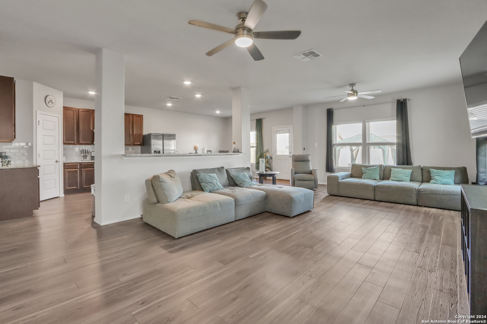 2425 Marty Way Seguin, TX 78155 - Photo 8 of 22
