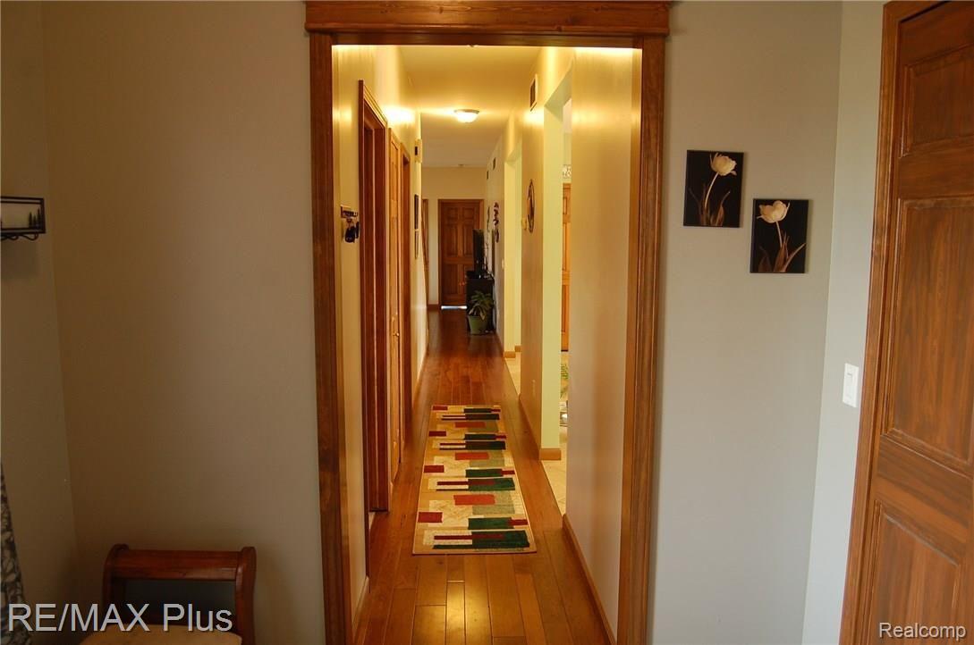 2772 South Elba Road Lapeer, MI 48446 - Photo 12 of 38 Hallway (10).JPG