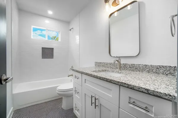 $2,050 | 104 Shenandoah Street, San Antonio, TX 78210