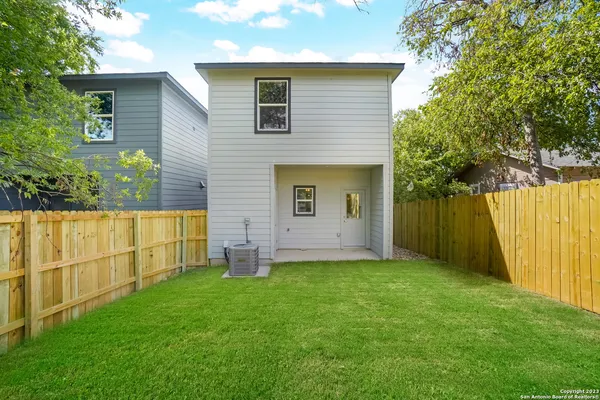 $2,050 | 104 Shenandoah Street, San Antonio, TX 78210