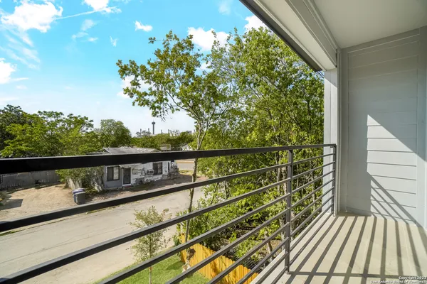 $2,050 | 104 Shenandoah Street, San Antonio, TX 78210