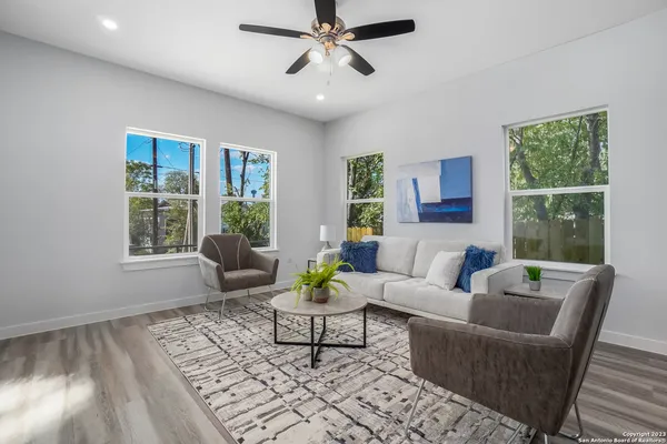 $2,050 | 104 Shenandoah Street, San Antonio, TX 78210