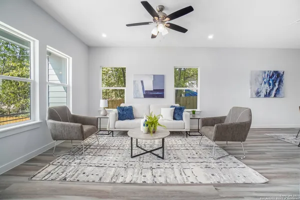 $2,050 | 104 Shenandoah Street, San Antonio, TX 78210