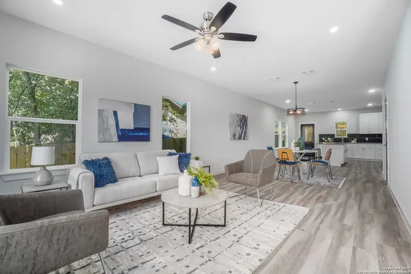 $2,050 | 104 Shenandoah Street, San Antonio, TX 78210