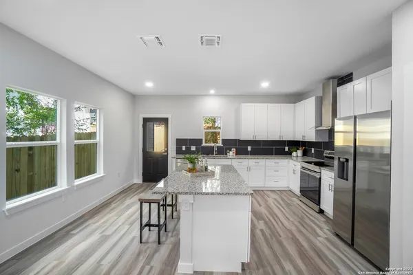 $2,050 | 104 Shenandoah Street, San Antonio, TX 78210