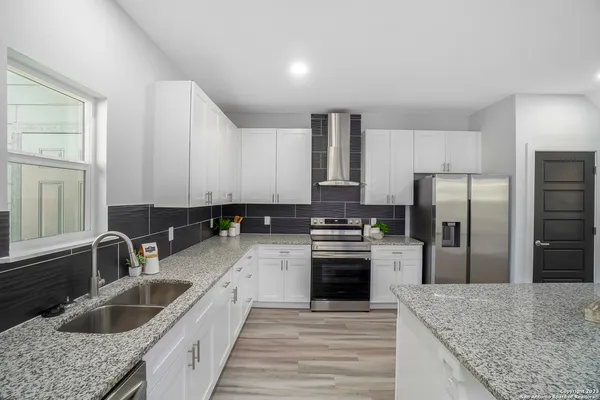 $2,050 | 104 Shenandoah Street, San Antonio, TX 78210