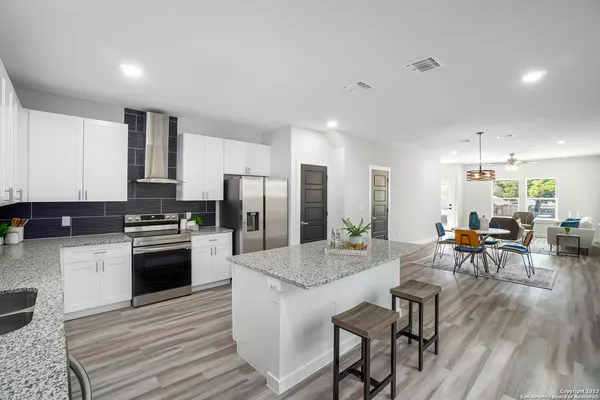 $2,050 | 104 Shenandoah Street, San Antonio, TX 78210
