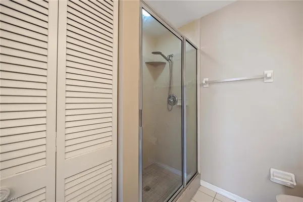 $1,650 | 7784 Emerald Circle, Unit O203, Naples, FL 34109