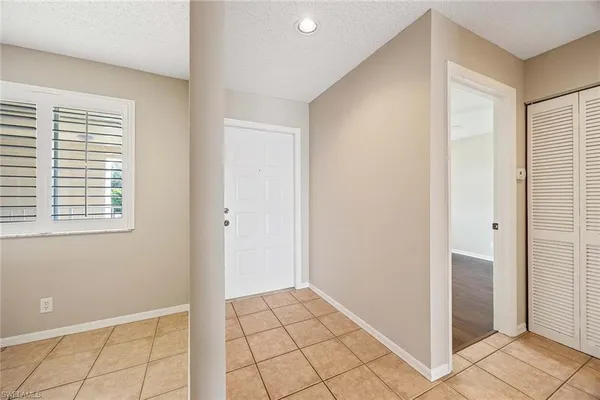 $1,650 | 7784 Emerald Circle, Unit O203, Naples, FL 34109