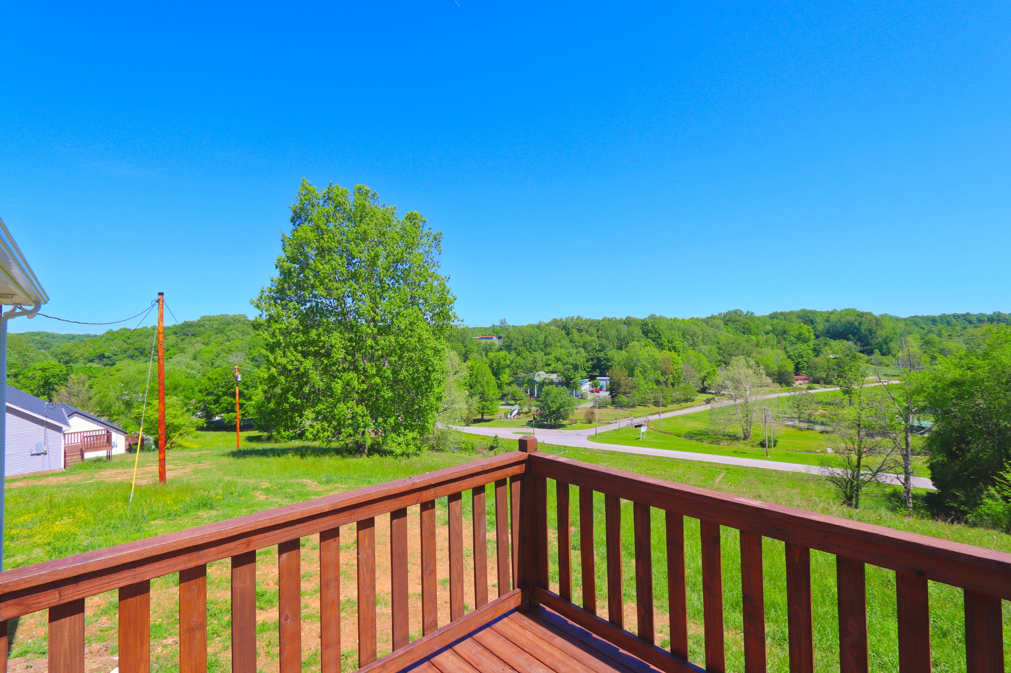 512 Highland Park Road Red Boiling Springs, TN 37150 - Photo 3 of 18 a balcony with an outdoor space