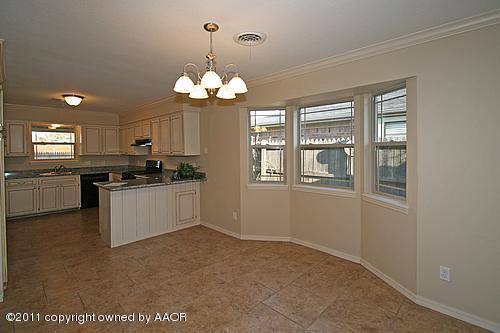 6609 Falcon Road Amarillo, TX 79109 - Photo 5 of 15 Dining Room