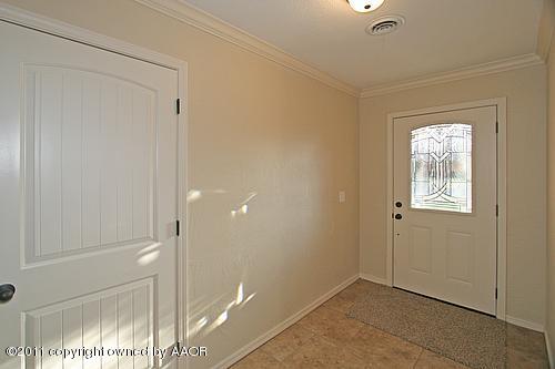 6609 Falcon Road Amarillo, TX 79109 - Photo 10 of 15 Entry Hall