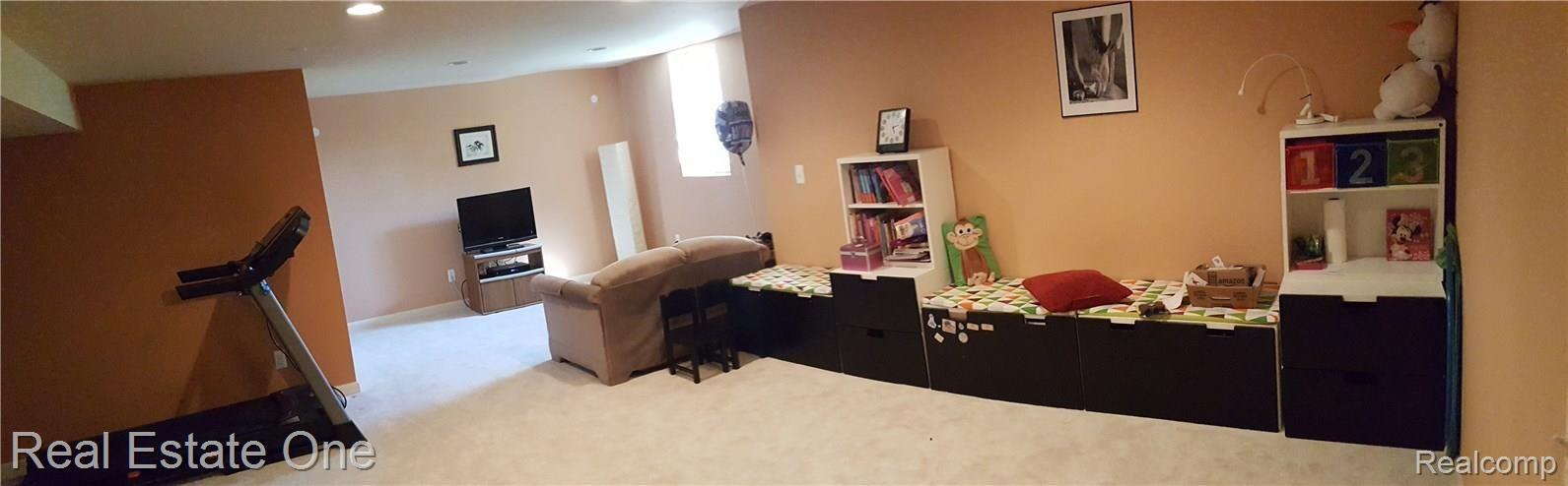 41797 Primrose Drive, Unit 253 Novi, MI 48377 - Photo 27 of 45 20160523_171313.jpg