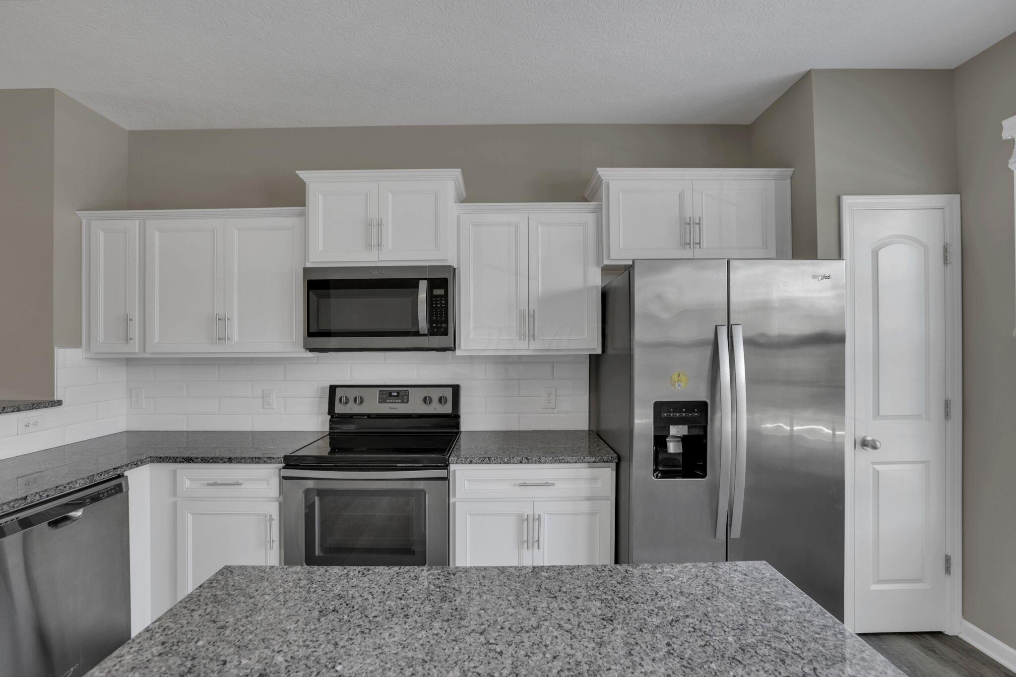 232 Autumn Ridge Circle Pickerington, OH 43147 - Photo 21 of 47 Kitchen