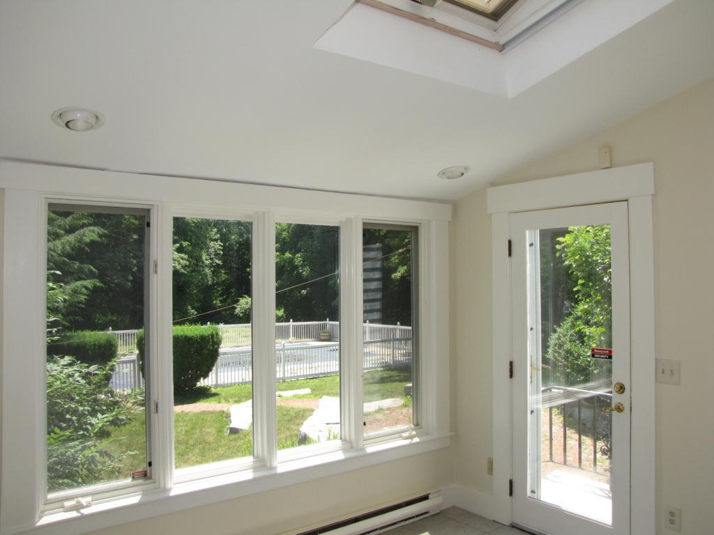 213 Dearborn Road Pembroke, NH 03275 - Photo 11 of 36 Gallery Image 11