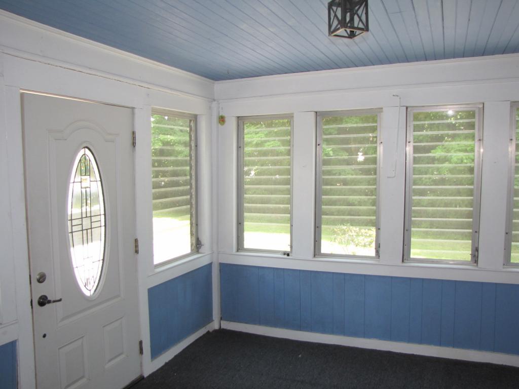 213 Dearborn Road Pembroke, NH 03275 - Photo 8 of 36 Gallery Image 8