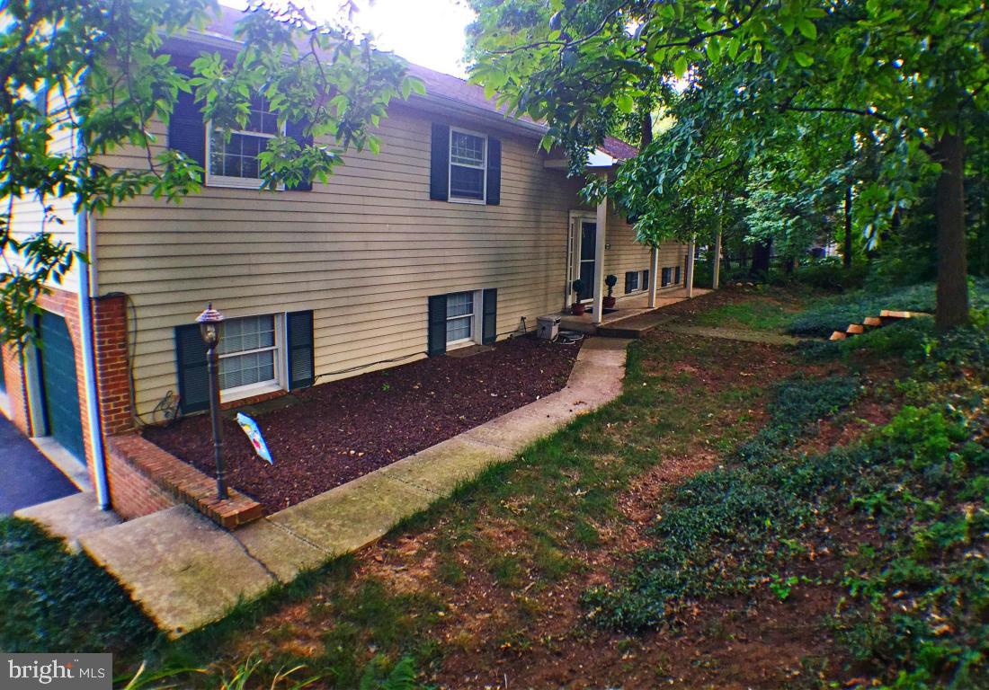 1156 Ridge Road Elizabethtown, PA 17022 - Photo 2 of 27