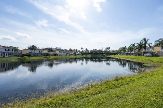 $469,000 | 2122 Tigris Drive, West Palm Beach, FL 33411