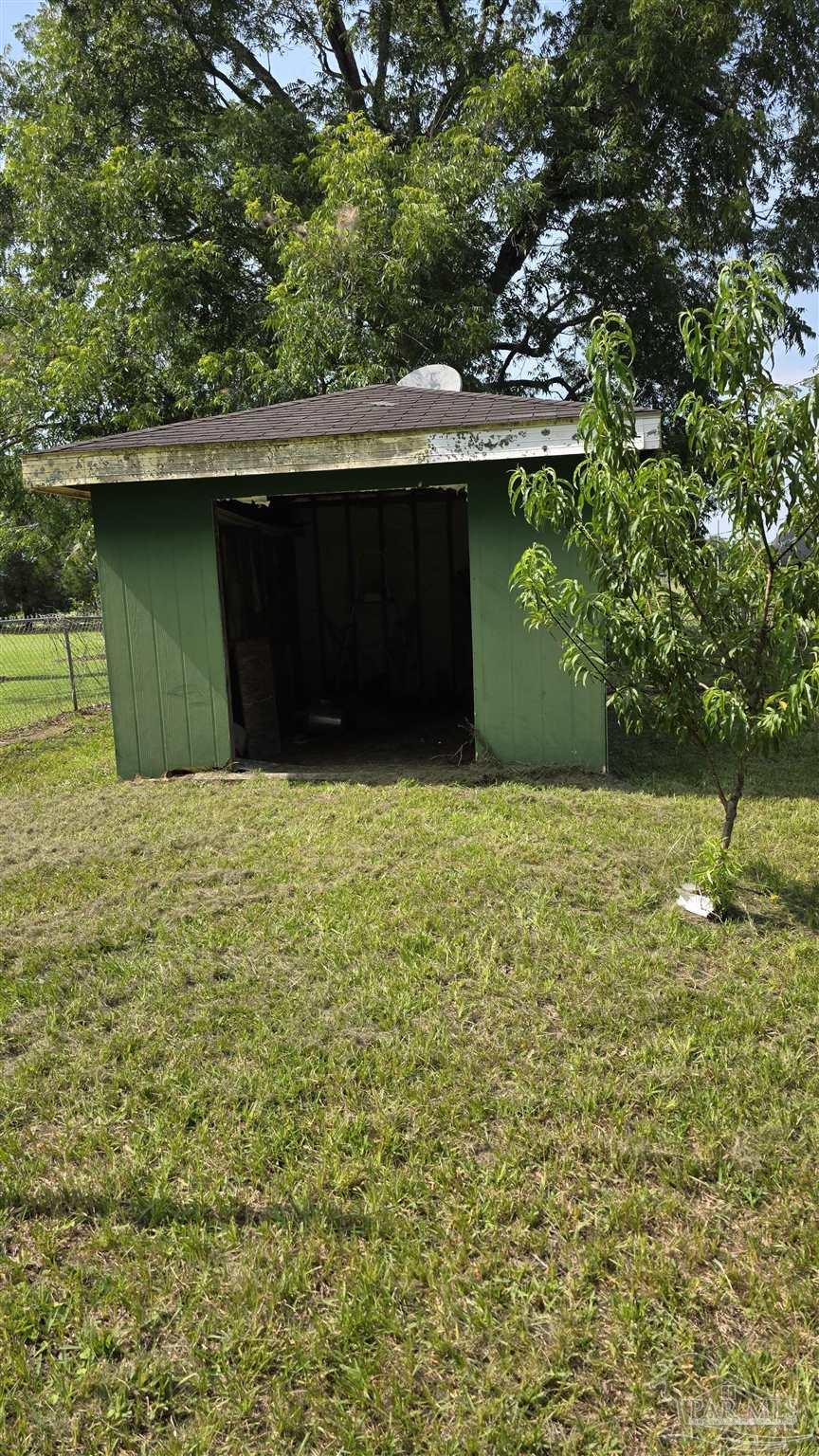 6693 Camp Henderson Road Jay, FL 32565 - Photo 14 of 33