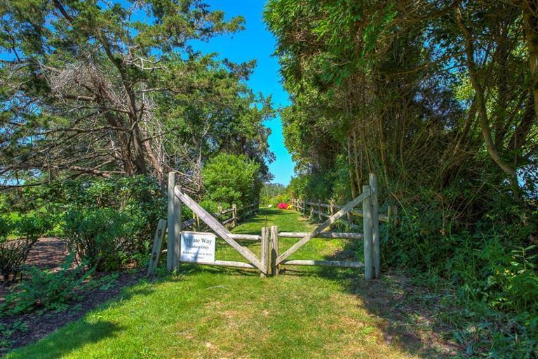 12 Salten Point Road Barnstable, MA 02630 - Photo 31 of 33 a garden with wooden fence