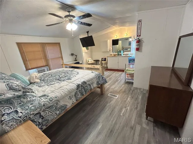 $59,998 | 117 Thompson Street, Perkins, MO 63771